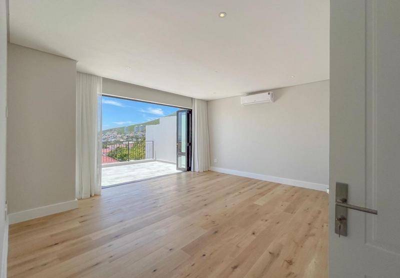 4 Bedroom Property for Sale in Oranjezicht Western Cape